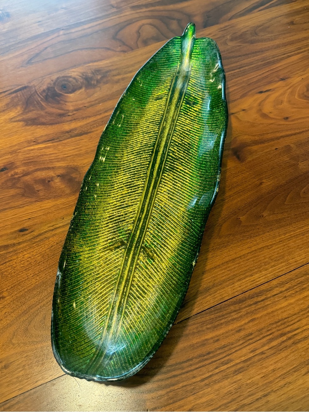 Glass Banana Leaf Platter Tray
Decorative Dish 19" Green Gold
